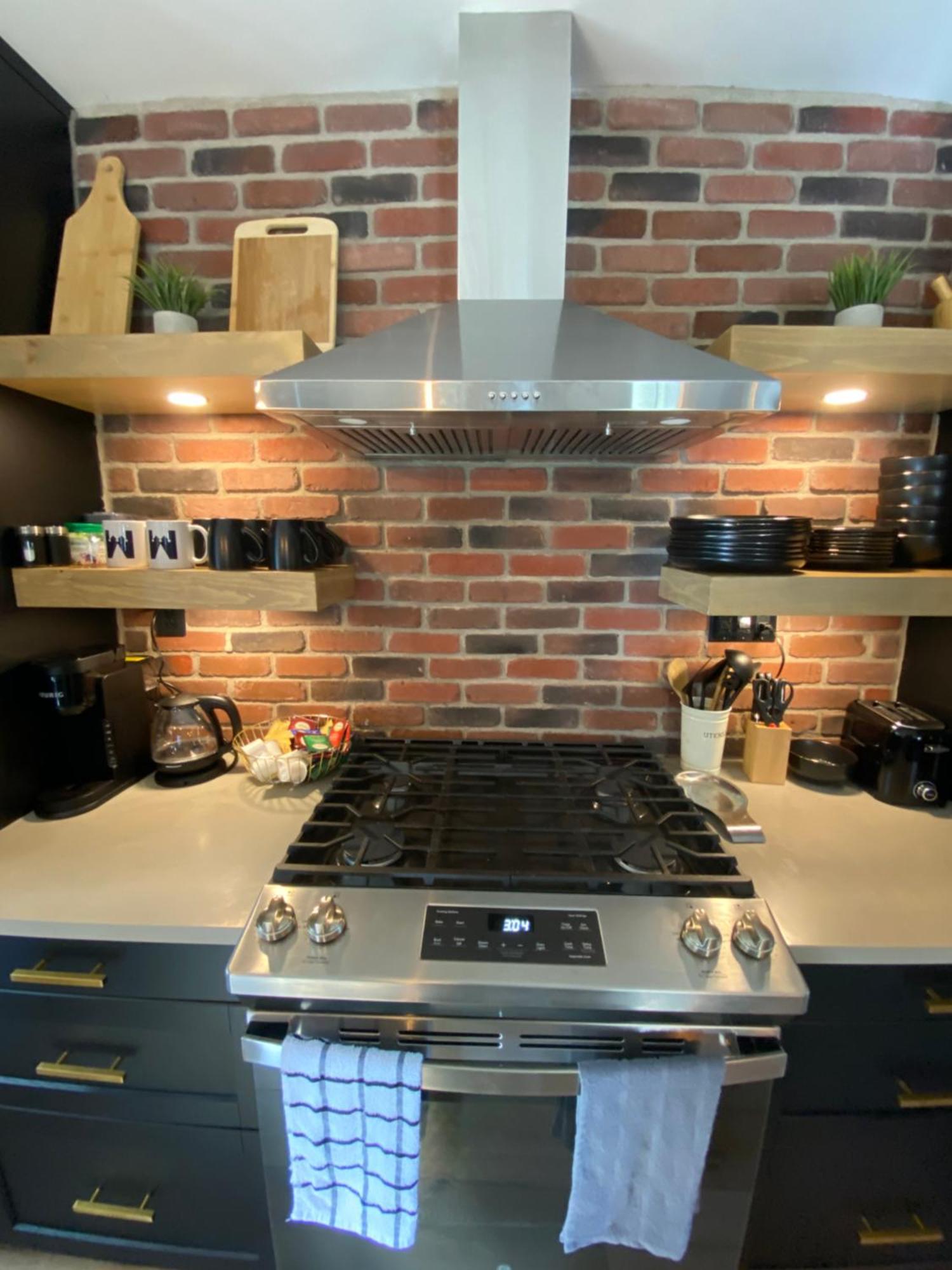 Stylish Downtown Kingsville Getaway With Putting Green, Firepit & Games Εξωτερικό φωτογραφία