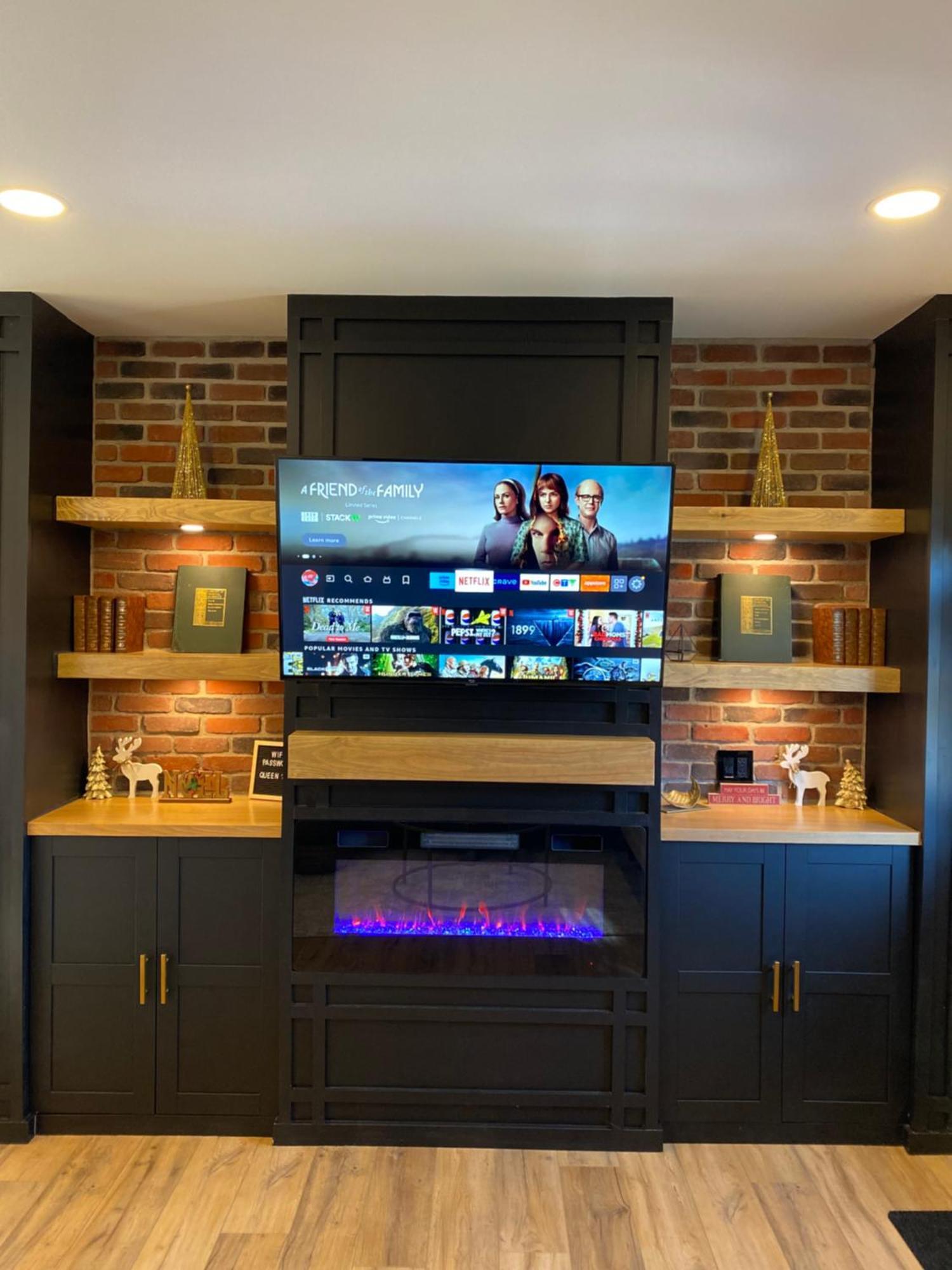 Stylish Downtown Kingsville Getaway With Putting Green, Firepit & Games Εξωτερικό φωτογραφία